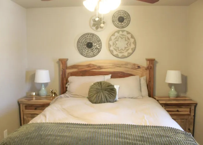 Charming & Cozy